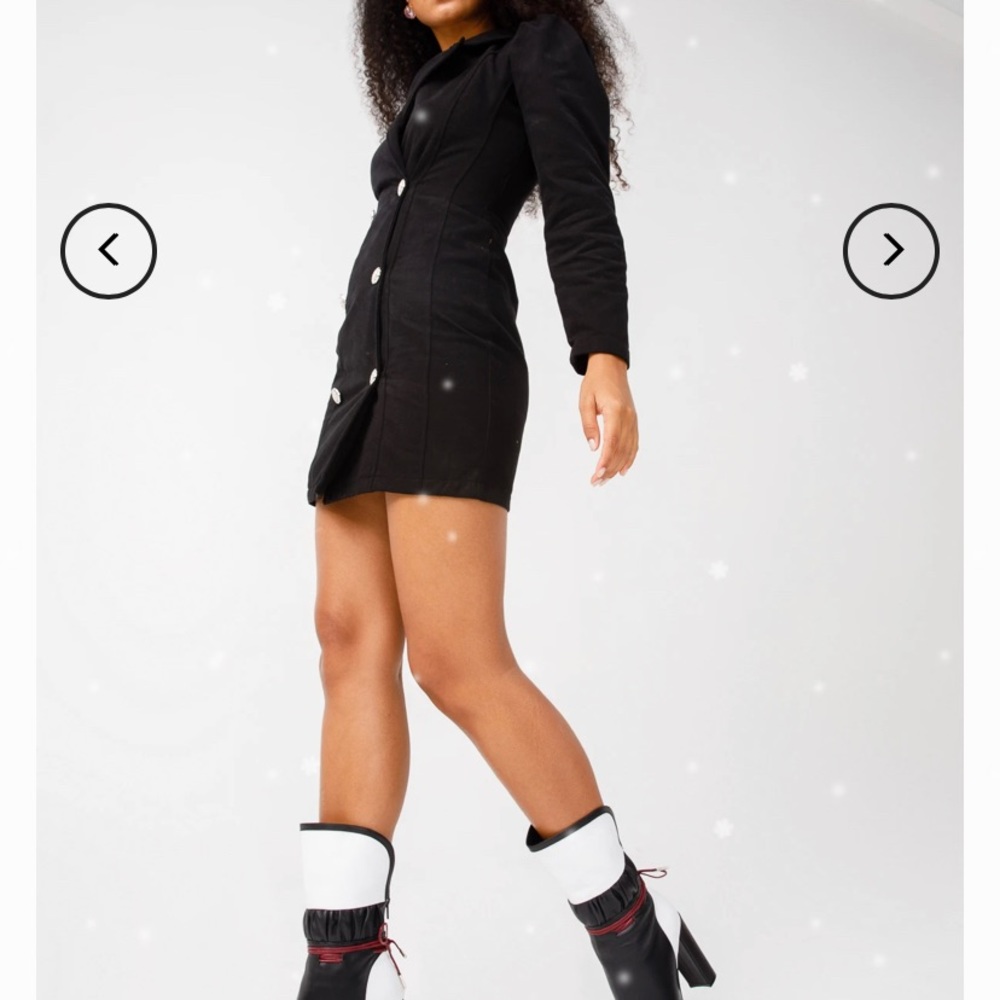 Price Reduced! Fabulous fashion forward Vinci Lucca boot! New, in the box. Sze 8